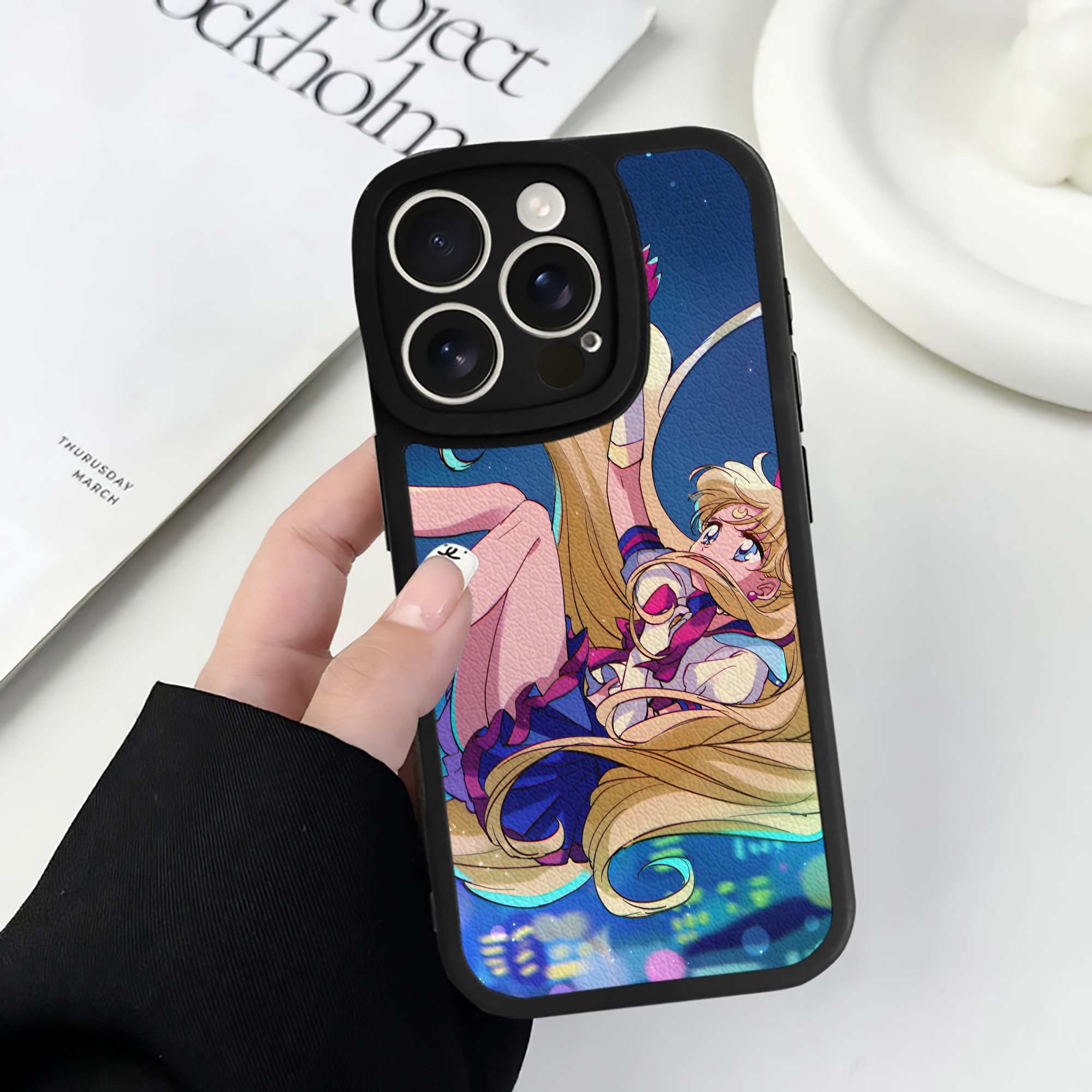 （画像用） 美少女戦士セーラームーン Sailor Moon 【iPhone 16シリーズ対応】シリコンスマホケース（レザー調） 材質：シリコン